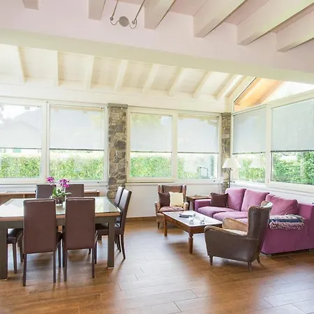 Sleeps 7 Pool Air Con Wifi 빌라
